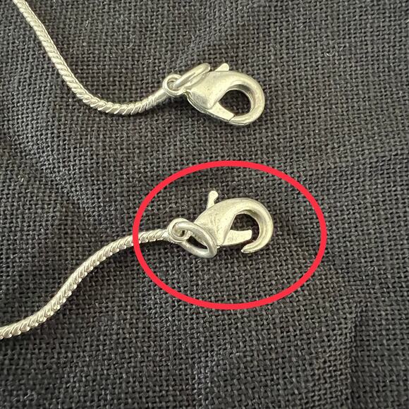 From St Xavier Diamante Vine Box Clutch in Ivory (flawed) NWOT - Picture 9 of 9